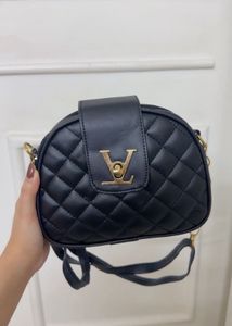 Chic Quilted Black Crossbody Bag