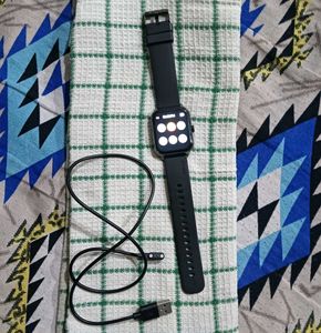 Noise Smartwatch with Charger