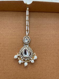 Exquisite Kundan Pearl Jewellery Set