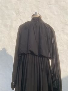 Women black classy dress
