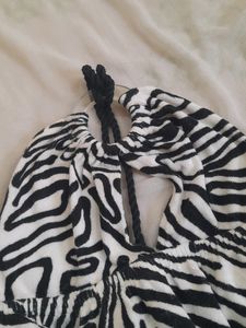 CLEARANCE SALE! black And White Halter Neck