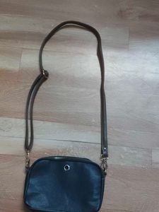 11-in-1 Ultimate Glam Box - Sling Bag + Pouch + 8