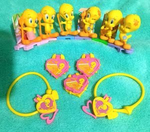 Tweety Bird Figurine Set with Charms 11