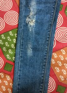 ZIP STYLE JEANS FOR WOMEN