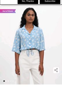 Westside Cute Blue Daisy Print Button-Up Top