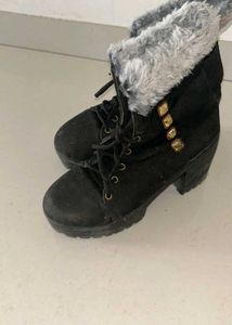 Stylish Black Fur-Lined Boots