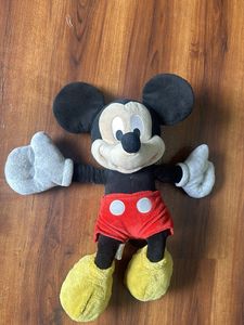 Set of mickey and mini mouse