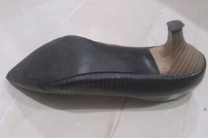 pointed toes pumps heels