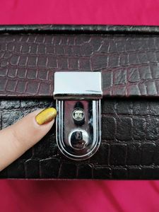 Elegant Brown Leather Jwellery Box