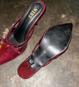 Burgundy Bow Heeled Mules🎀