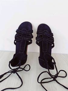 Tie-up Suede Flats