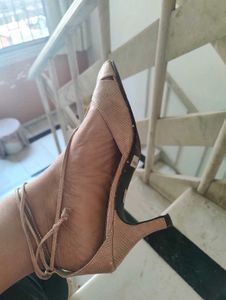 METRO Heels - Stylish everyday wear