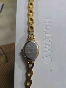 Elegant Gold Tone Watch