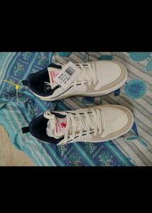 Red Tape Classic Beige Sneakers