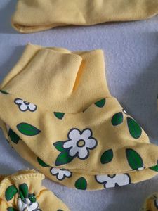 Newborn Hat, Booties &amp; Mittens Set