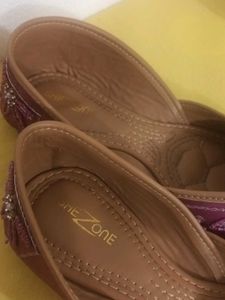 Embellished Juttis/Mojaris