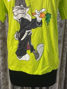 Oversized Bugs Bunny Graphic Tee