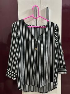 Chic Striped V-Neck Top