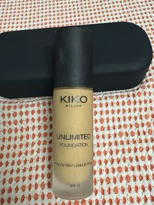 KIKO foundation with mixing palat