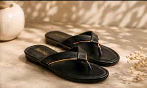 Combo of 2 Flat Sandals 🖤🩷