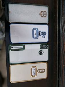 4 Phone Back Covers In Rs.99 Mein.