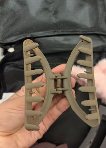Stylish Matte Claw Clip
