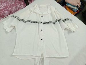 Trendy White Graphic Shirt