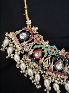 Exquisite Kundan &amp; Pearl Necklace Set