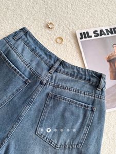 Straight-Leg Blue Jeans (26)
