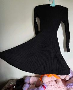 Chic Black Ribbed Knit Dress