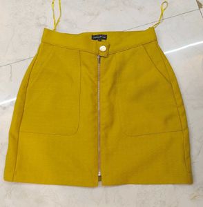 Chic Yellow Mini Skirt with Zipper Detail
