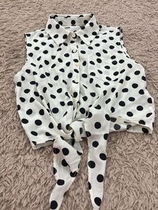 Chic Polka Dot Tie-Front crop top
