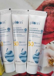PLUM 2% NIACINAMIDE HYBRID SUNSCREEN SPF 50 PA+