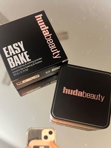 huda beauty easy bake loose powder