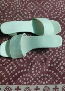 brand new Heels sandal