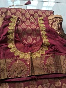 Elegant Maroon &amp; Gold kanchipuram Saree &amp; blouse