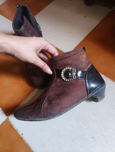Suede Ankle Boots 👢