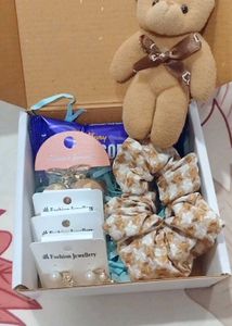 Cute Gift Box with Earrings and Hair Accessories