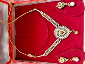 Elegant Kundan Necklace Set
