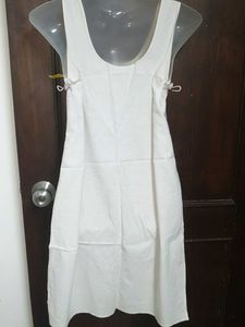 Simple White Sleeveless A-Linne camisole