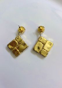 Chic Pink Crystal Dangle Earrings