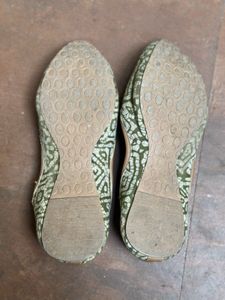 Ethnic Printed Juttis – Size 12 (EU 40)