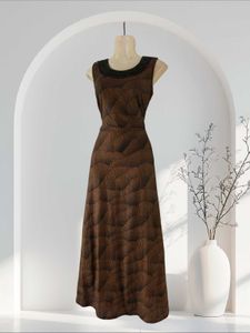 beautiful brown gown 😍