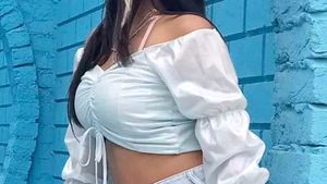 Off-Shoulder Ruched Crop Top