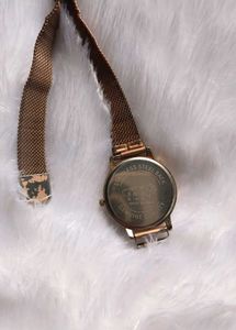 Stylish Rose Gold Mesh Watch