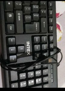 Keyboard and Headphones 🎧