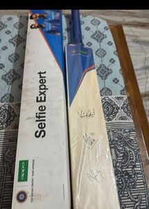 2 Oppo Cricket Autographed Bat Unused