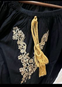 Price🔽Embroidered Black Top 🪡✨