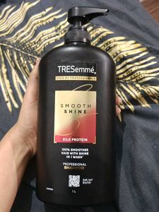 TRESemme Smooth & Shine Shampoo