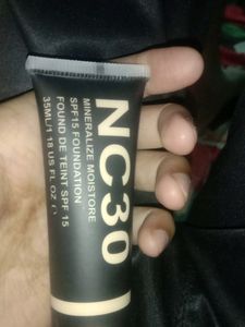 Mineralize Moistore Foundation